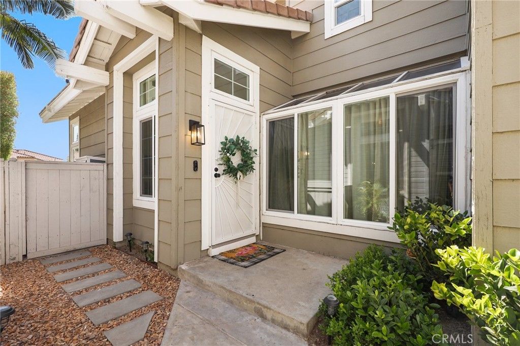 Photo of 2332 Aspen Street, Tustin, CA 92782 (MLS # OC26110020)