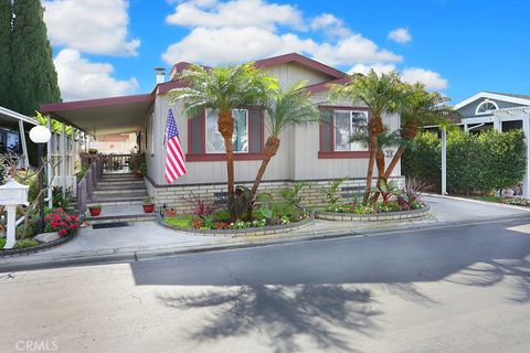 Photo of 28 Rancho Road, Tustin, CA 92780 (MLS # OC26026956)