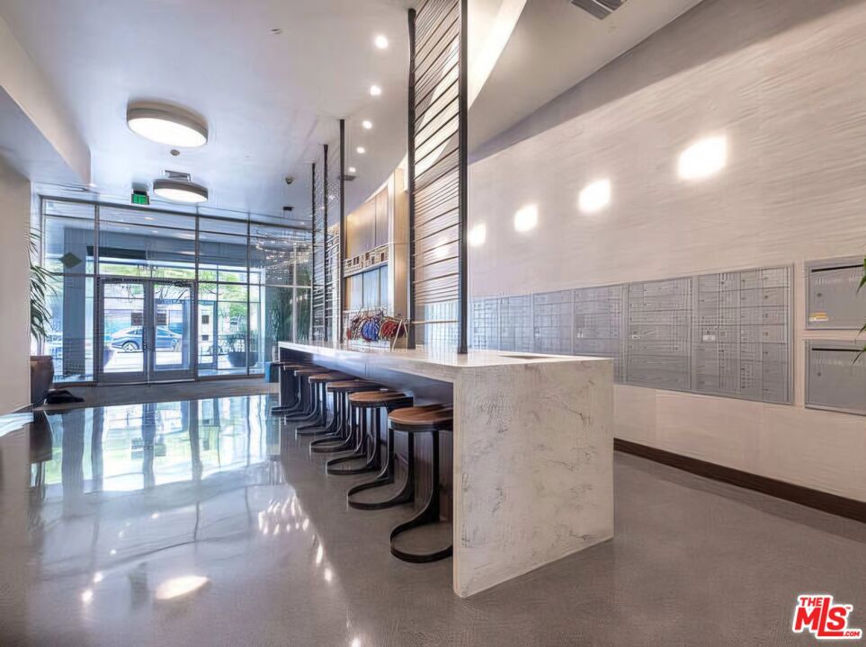 3810 Wilshire Boulevard 1012