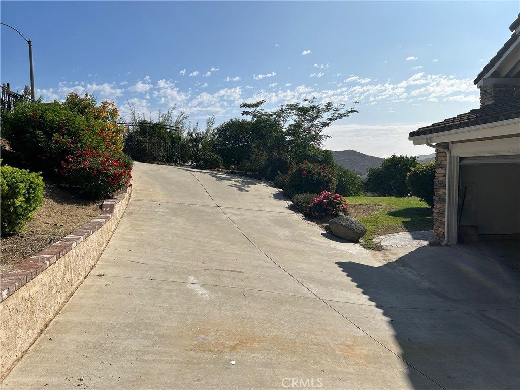 Properties 3 16390 Whiteblossom Circle