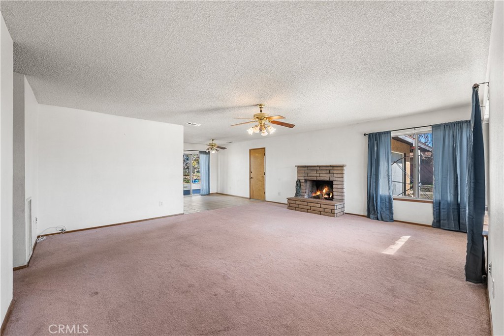 10837 E Avenue R10