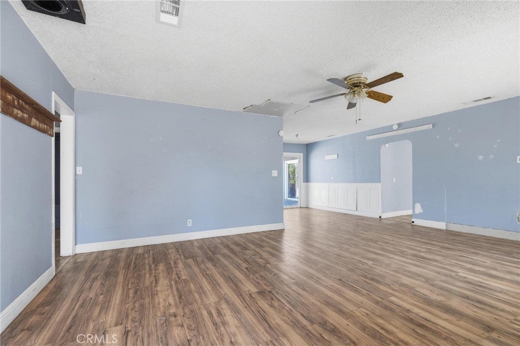 11 Oak Park Way