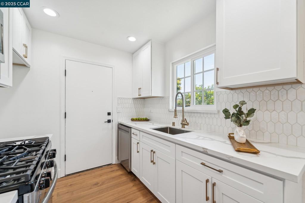 Properties 4 23230 Anchor Avenue 106