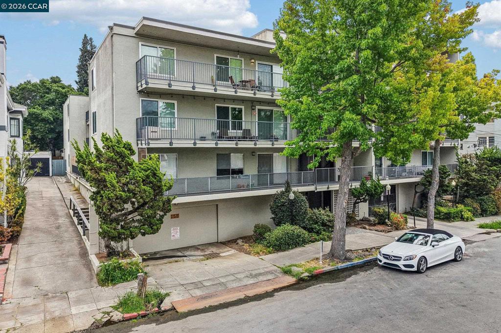 424 Staten AVE 308, Oakland CA 94610