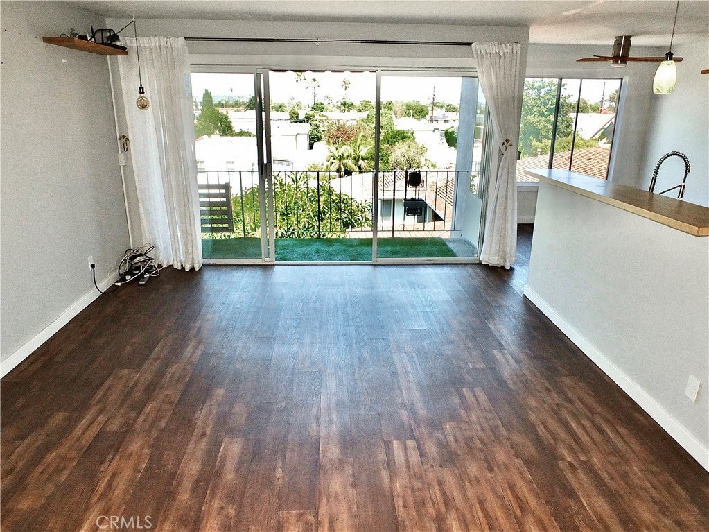 372 Carroll Park E 406