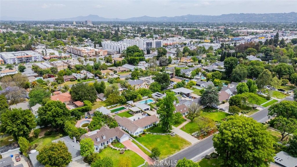 Photo of 6616 Langdon Avenue, Van Nuys, CA 91406 (MLS # SR25198291)
