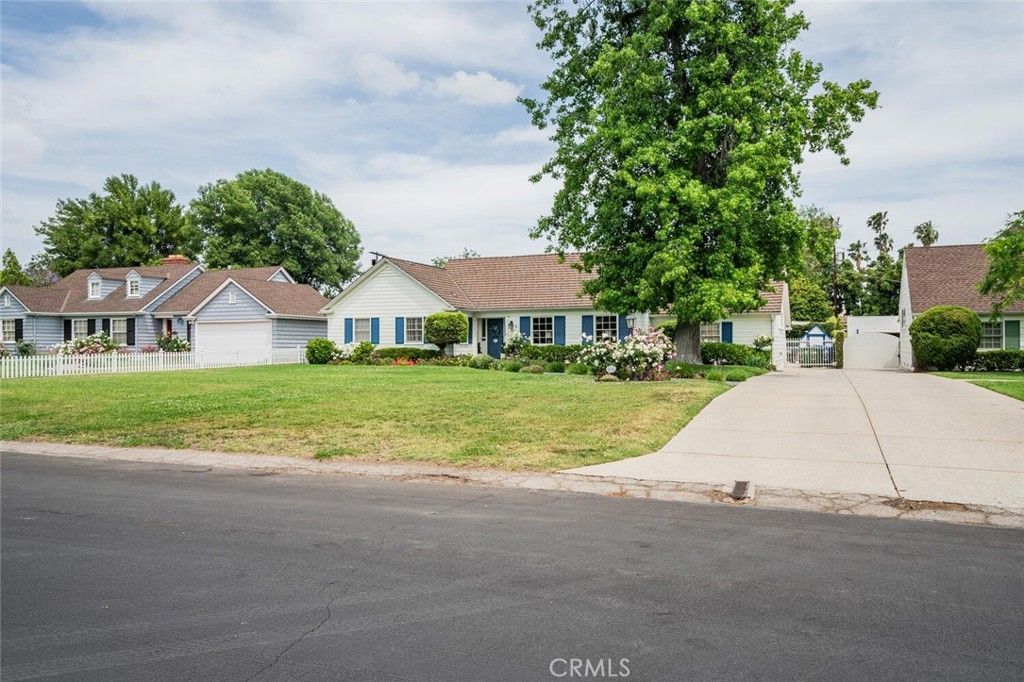 Photo of 6616 Langdon Avenue, Van Nuys, CA 91406 (MLS # SR25198291)