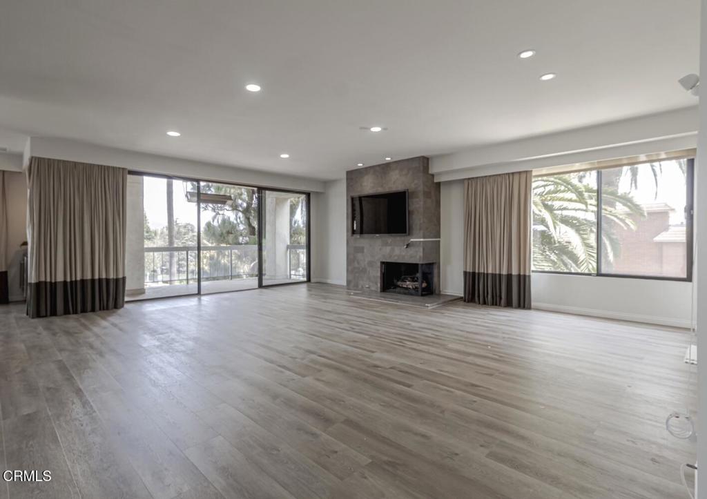Properties 1 4460 Wilshire Boulevard 406