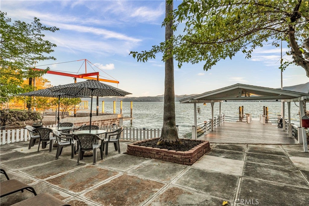 9859 Crestview Drive