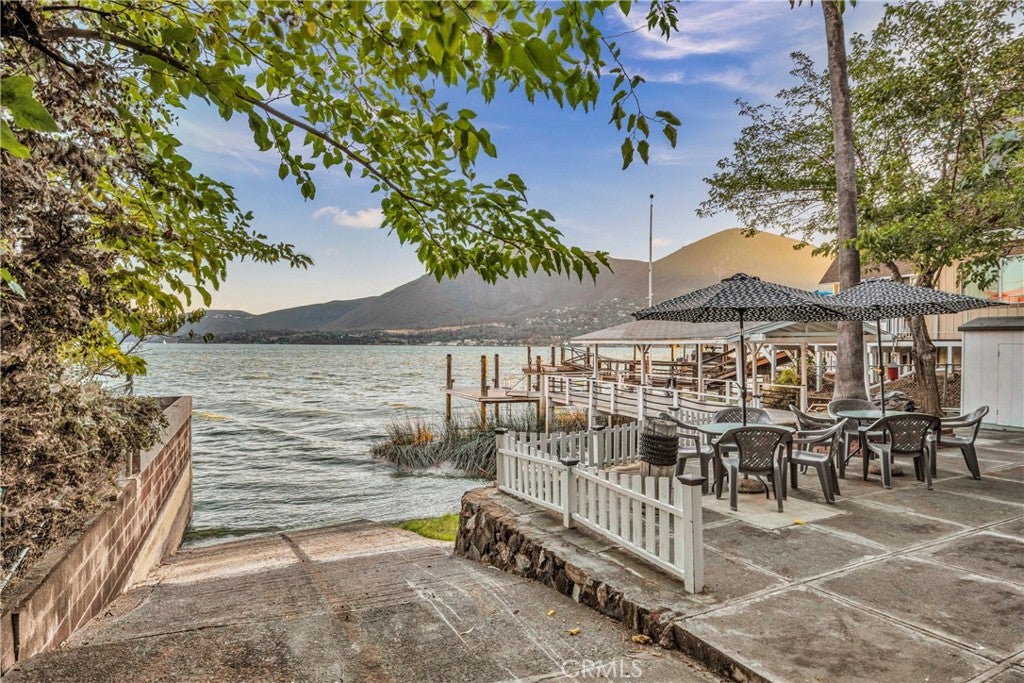 9859 Crestview Drive