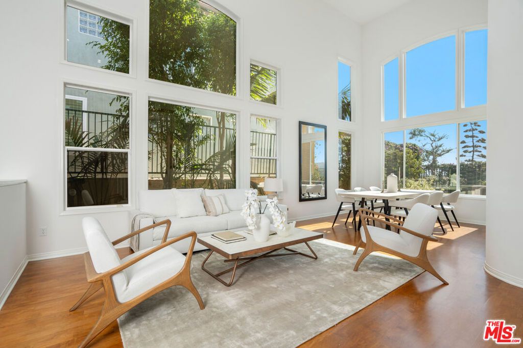 Photo of 16632 Calle Jermaine, Pacific Palisades, CA 90272 (MLS # 25588279)