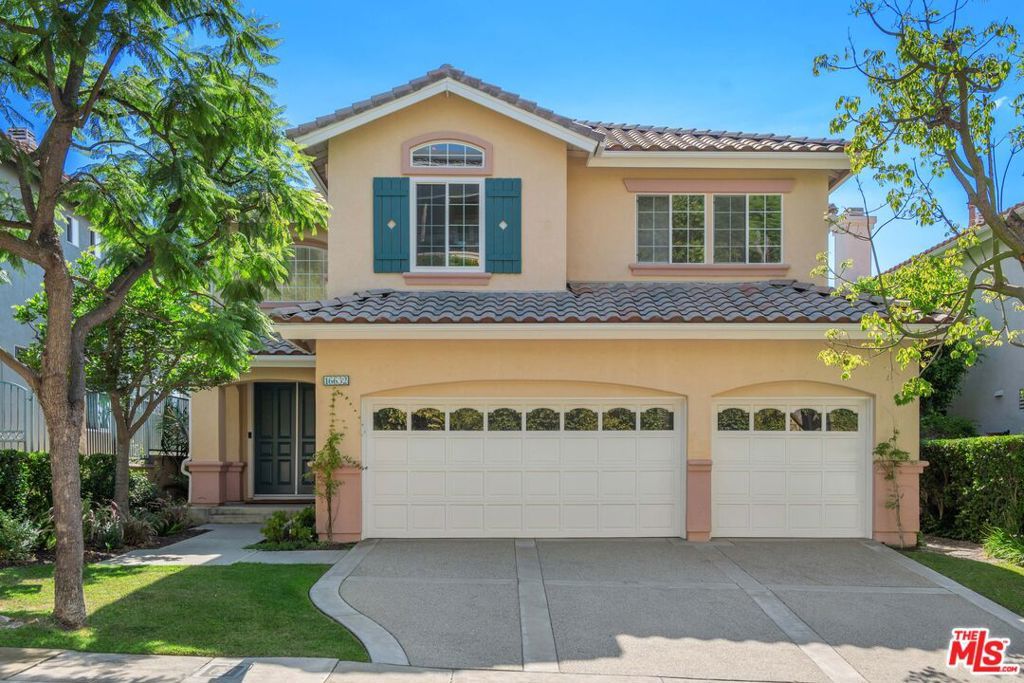 Photo of 16632 Calle Jermaine, Pacific Palisades, CA 90272 (MLS # 25588279)