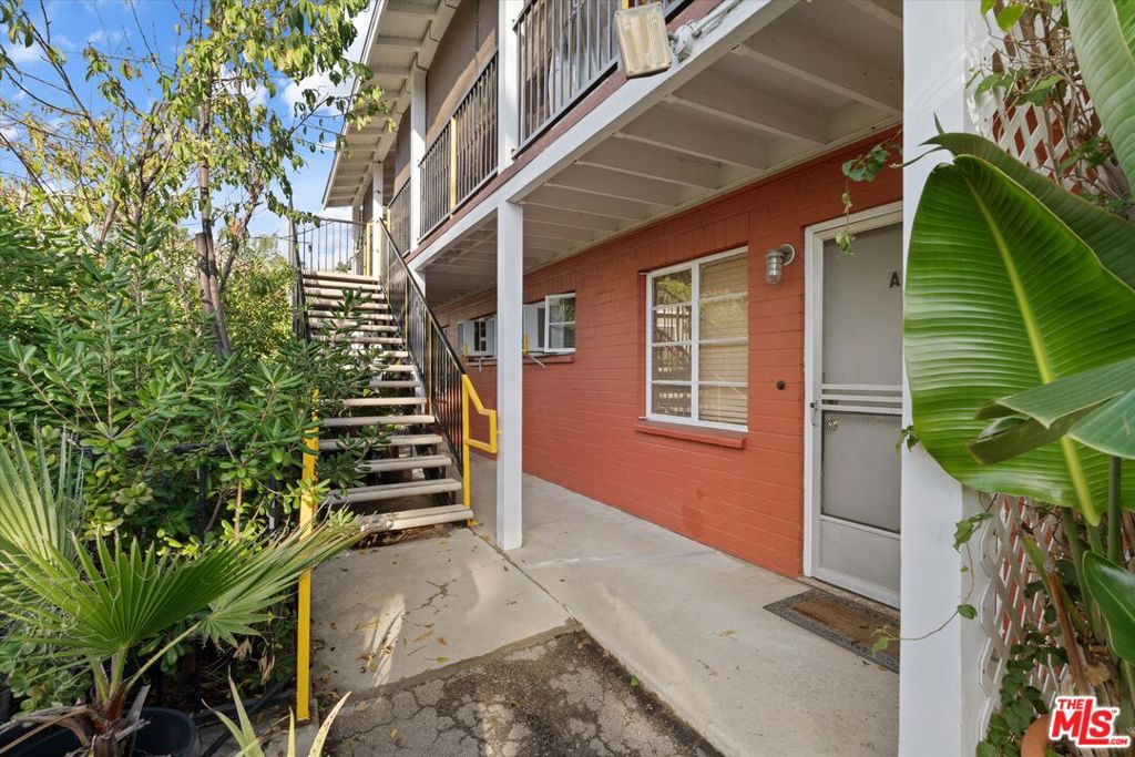 3234 Barham Boulevard