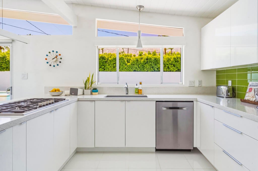 Properties 4 1877 S Navajo Drive
