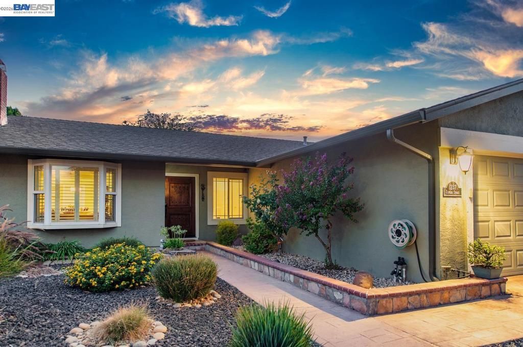 Photo of 1237 Concord St St, Pleasanton, CA 94566 (MLS # 41127593)