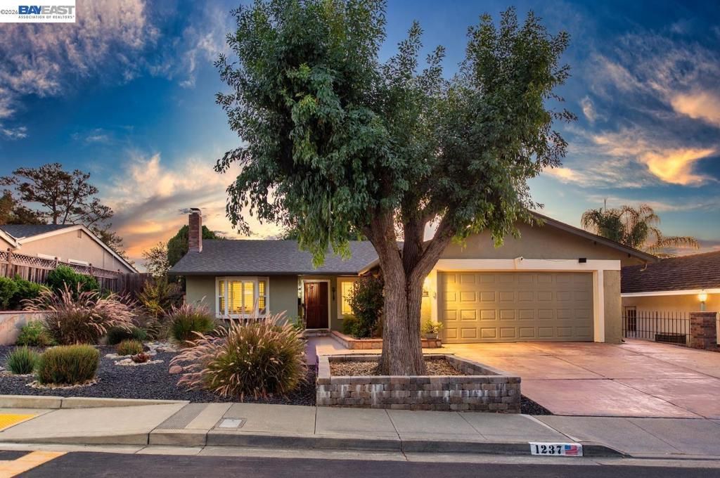 Photo of 1237 Concord St St, Pleasanton, CA 94566 (MLS # 41127593)