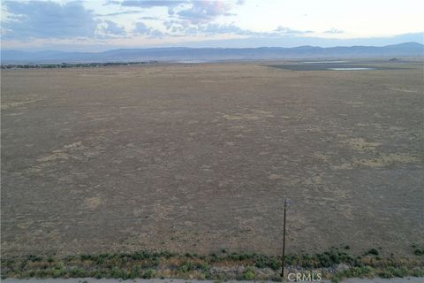 Photo of 0 Vac/Cor Avenue D4/Nathan Avenue, Antelope Acres, CA 93536 (MLS # SR26092122)