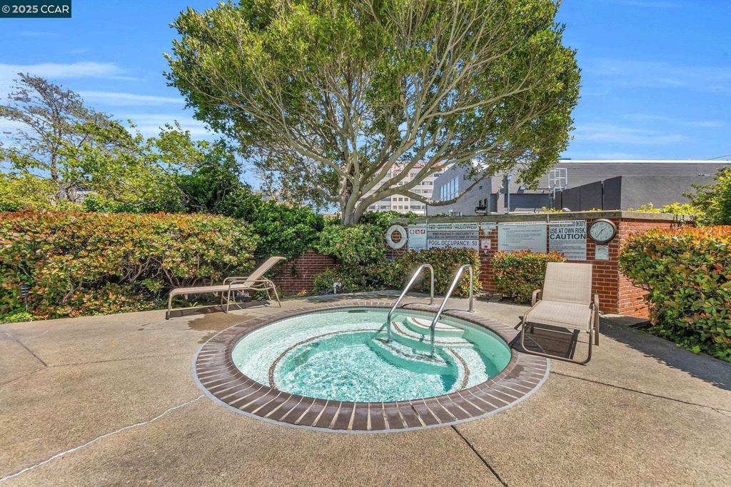 PACIFIC PK PLAZA - Residential