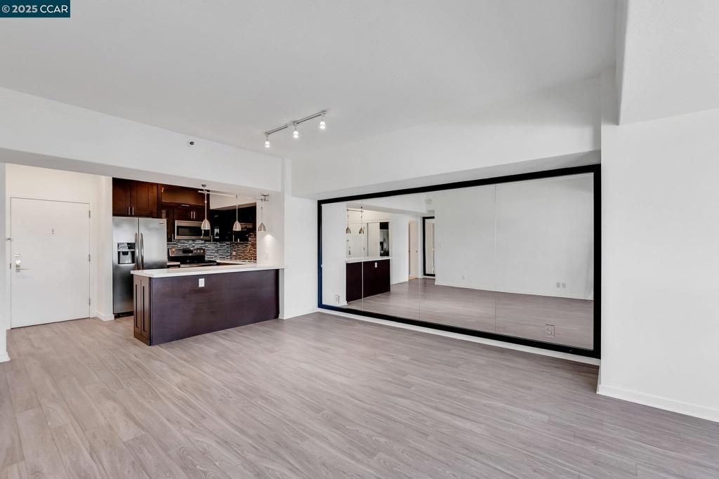 PACIFIC PK PLAZA - Residential