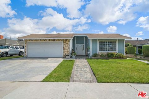 Photo of 424 E Moorehaven Drive, Carson, CA 90746 (MLS # 26817151)
