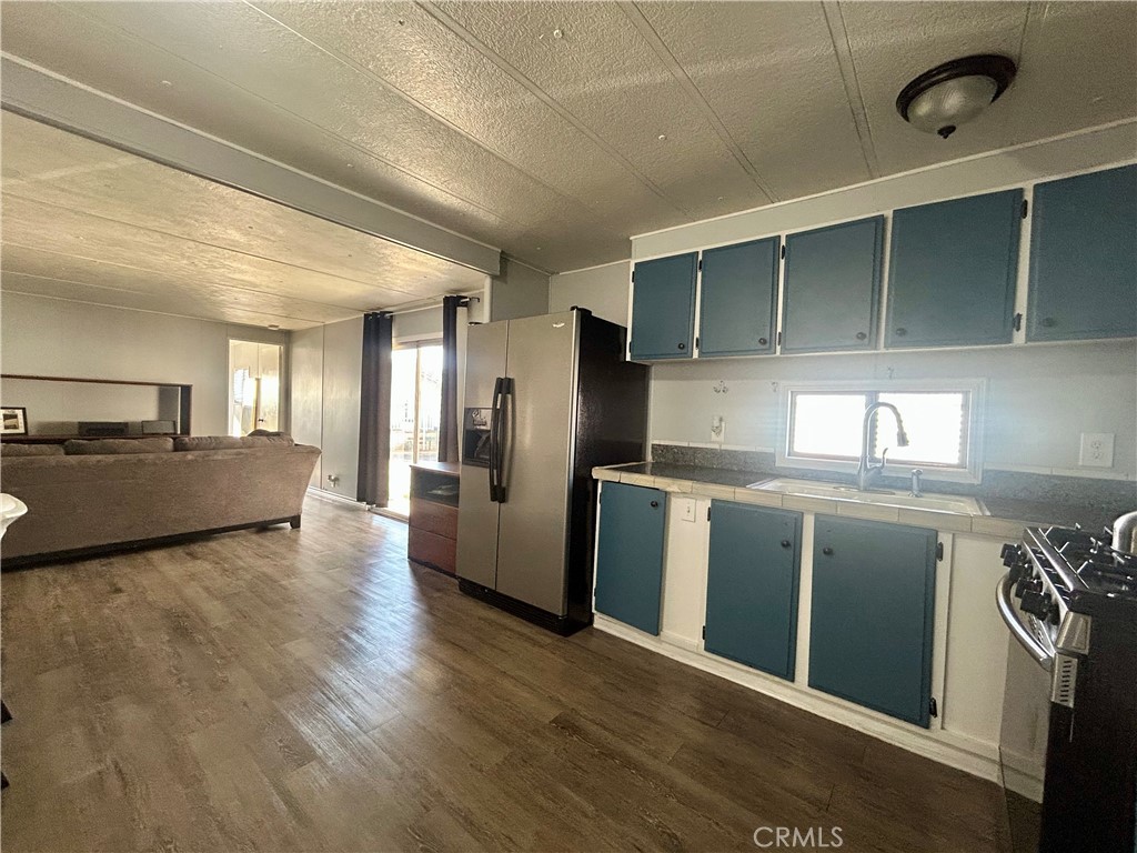 1045 N Azusa 145