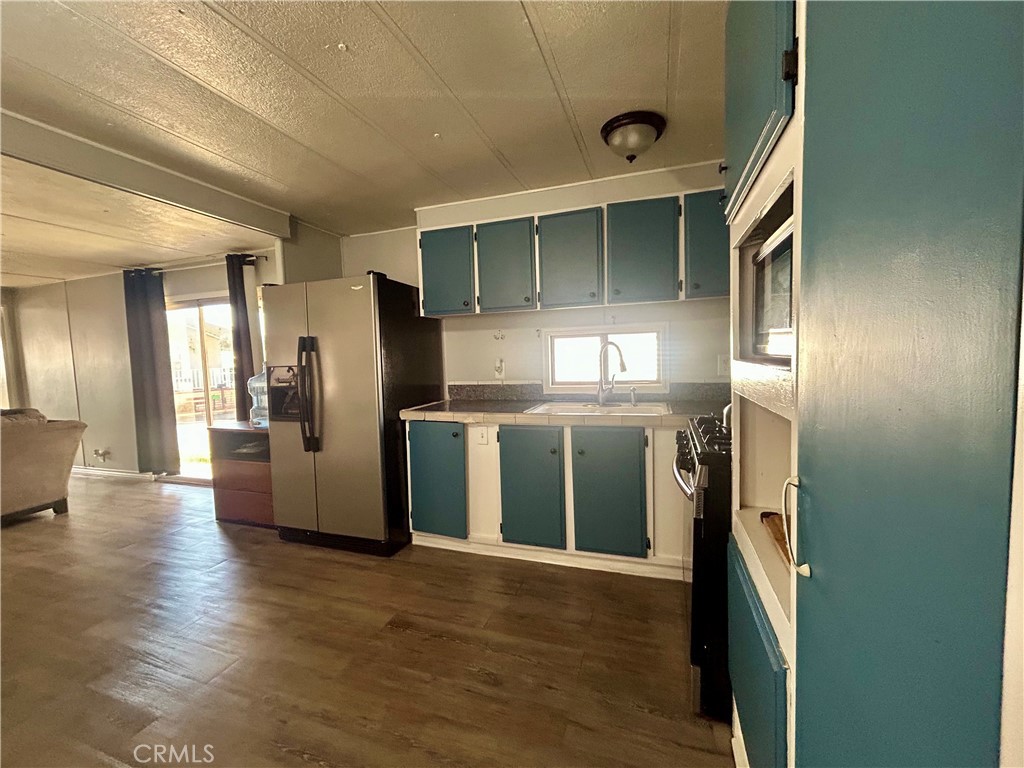 1045 N Azusa 145