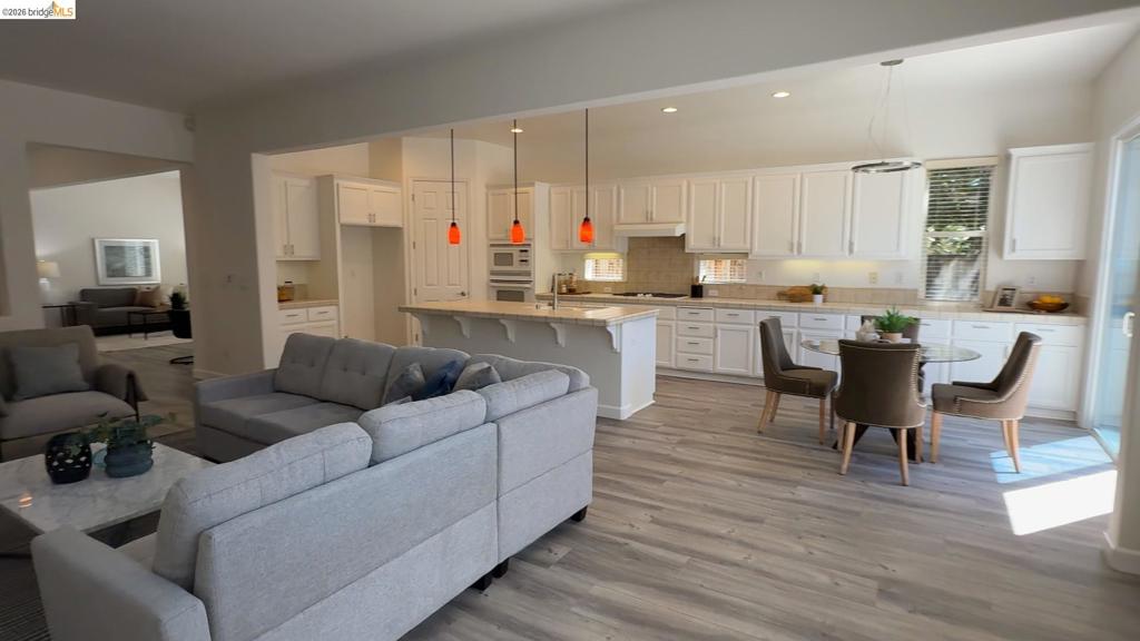5556 Arcadia Cir