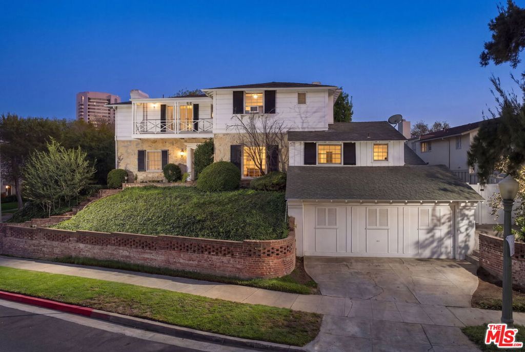 801 Thayer Avenue