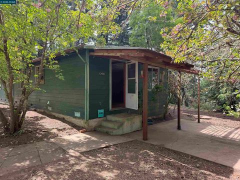 Photo of 12450 Skyline Blvd Blvd, Redwood City, CA 94062 (MLS # 41132571)