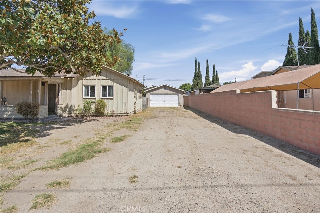 2425 W Occidental Street