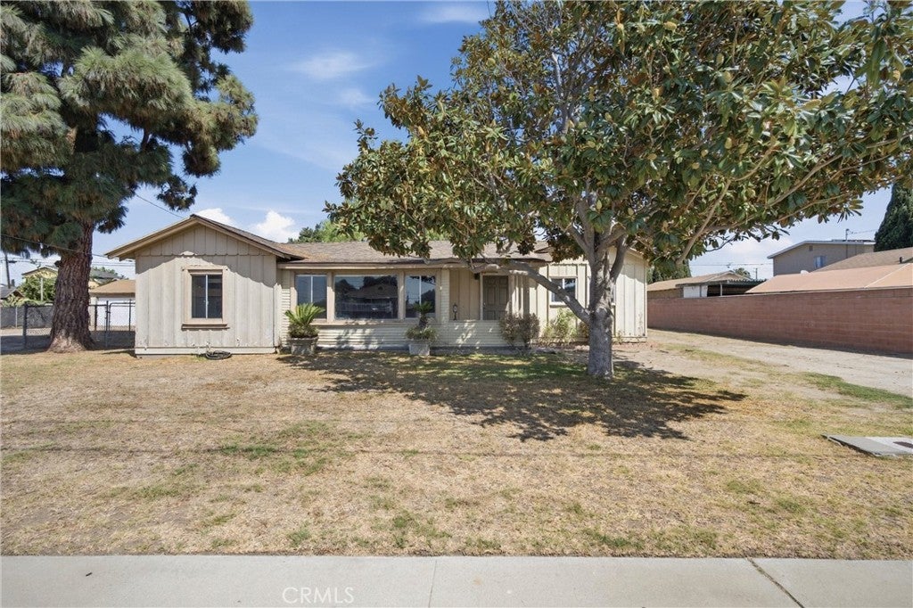 2425 W Occidental Street