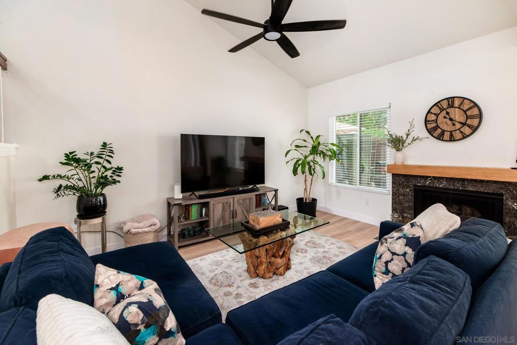 1559 Apache Dr C