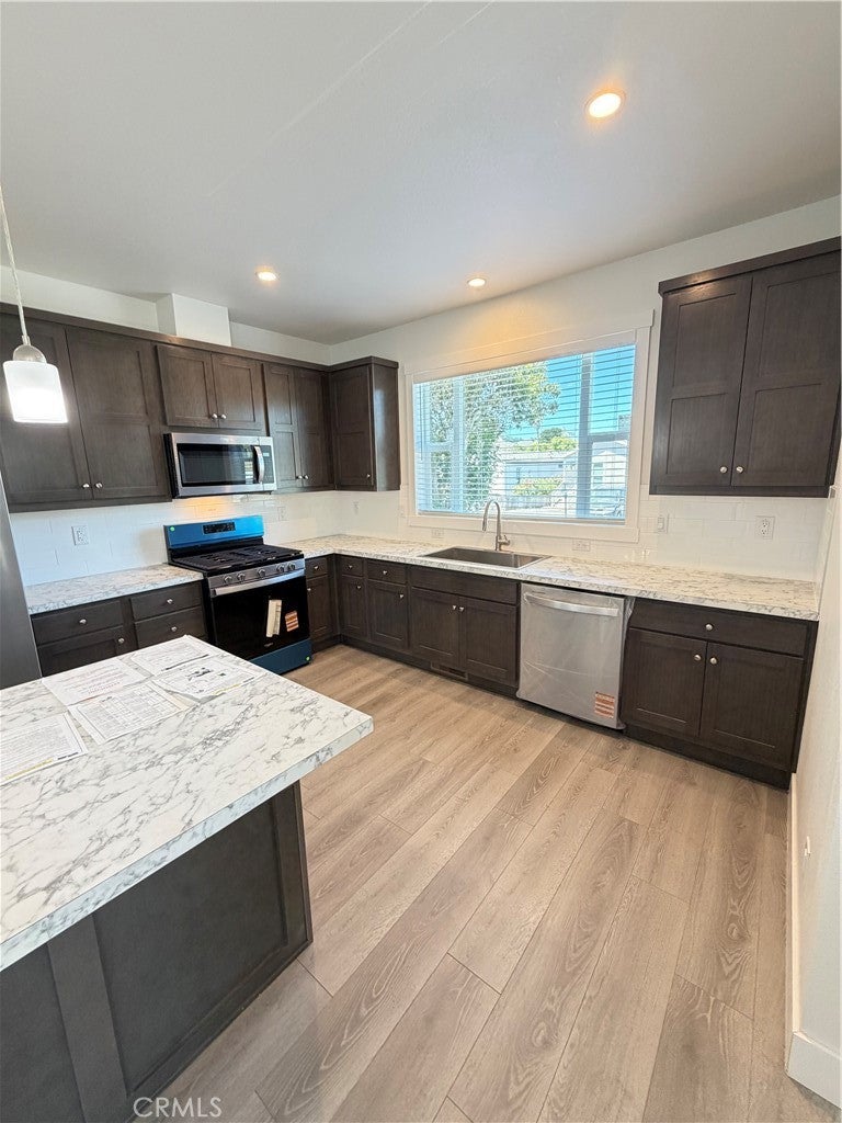 9278 N Highway 101 33