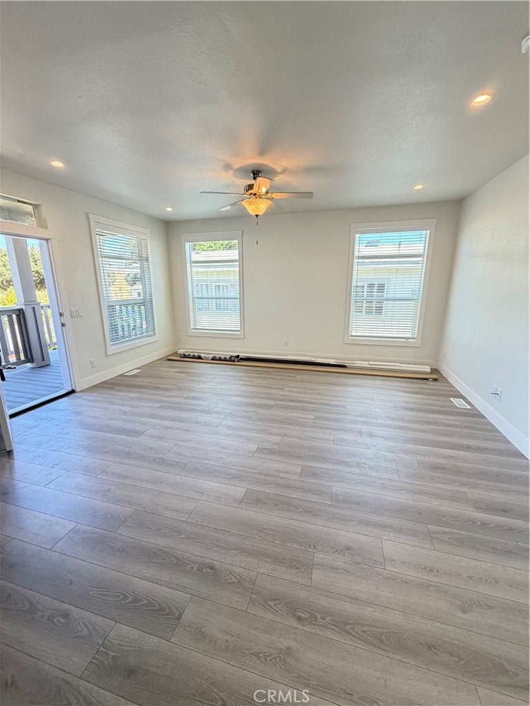 9278 N Highway 101 33