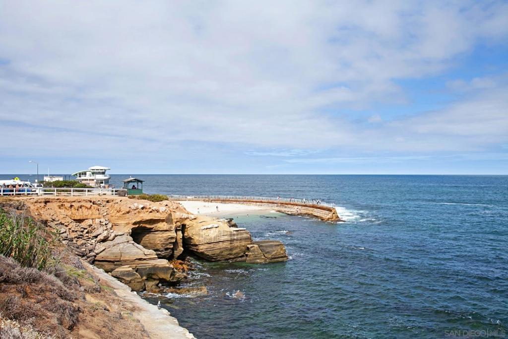 This beautiful Oceanfront Condo in Coast Regency is situated in the Village of La Jolla within walking distance of everything the village has to offer. The highly upgraded unit offers stunning ocean and sunset views. Fully furnished with a stocked kitchen, linens and towels provided, it is all set for you to settle in to your temporary home. The complex boasts a pool, barbecue, outdoor dining, a conference room and a small exercise room.