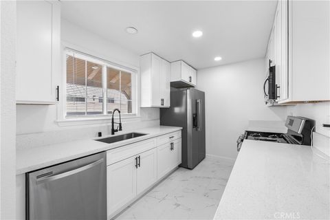 Photo of 45449 3rd St E, Lancaster, CA 93535 (MLS # SR25237743)