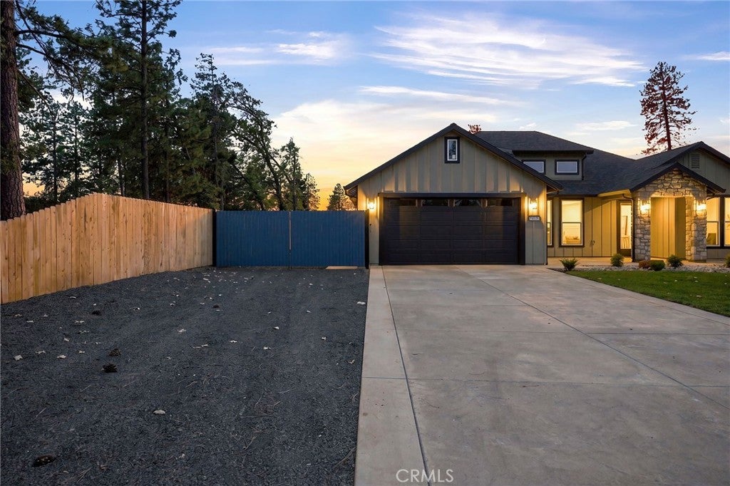 5815 Fickett Lane