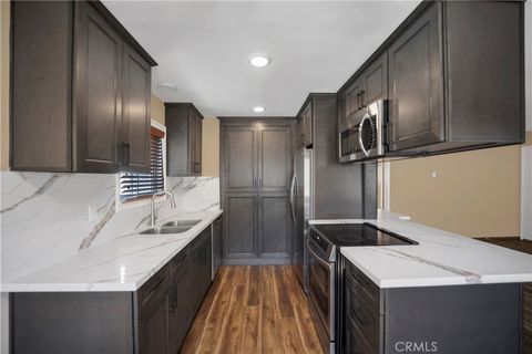 Photo of 2214 E 2nd Street #6, Long Beach, CA 90803 (MLS # PW25248344) Photo of 2214 E 2nd Street #6, Long Beach, CA 90803 (MLS # PW25248344)