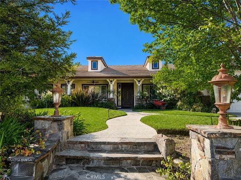 Photo of 30024 Valley Glen Street, Castaic, CA 91384 (MLS # SR26098938)
