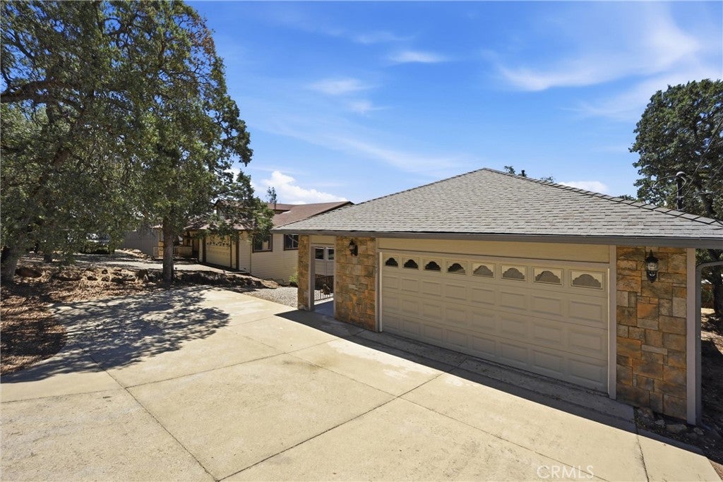 18649 Deer Hill