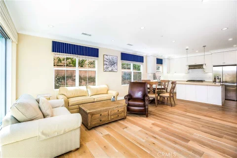 MLS: OC26115401