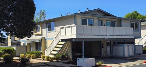 Photo of 1797 Cherokee Drive #4, Salinas, CA 93906 (MLS # ML82043556)