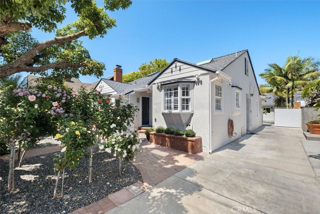 Photo of 2774 Sawtelle Boulevard, Los Angeles, CA 90064 (MLS # OC25223685)