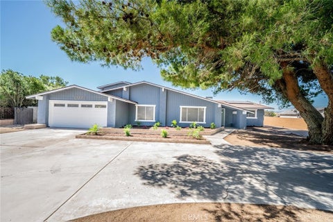 Photo of 17771 Manzanita Street, Hesperia, CA 92345 (MLS # HD26128831)