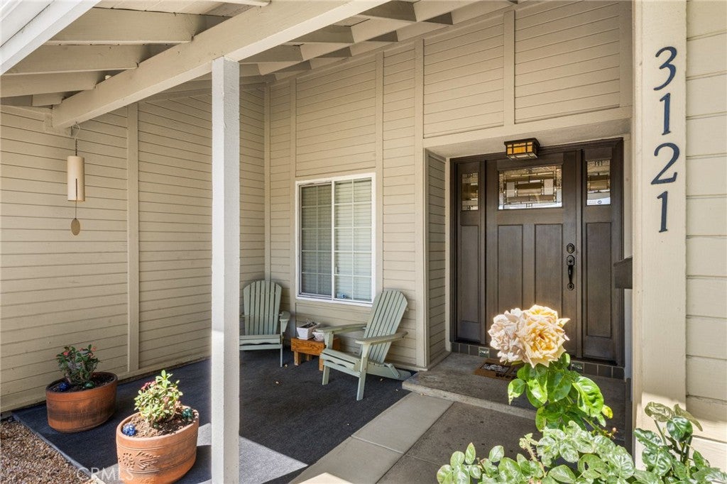3121 N Hearthside