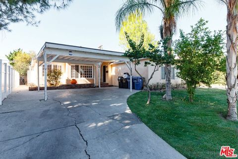 Photo of 6659 AMIGO Avenue, Reseda, CA 91335 (MLS # 25626535)