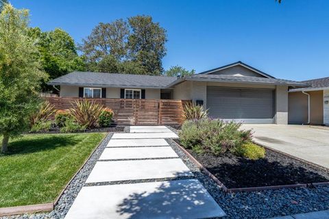 Photo of 8273 Gaunt Avenue, Gilroy, CA 95020 (MLS # ML82047104)