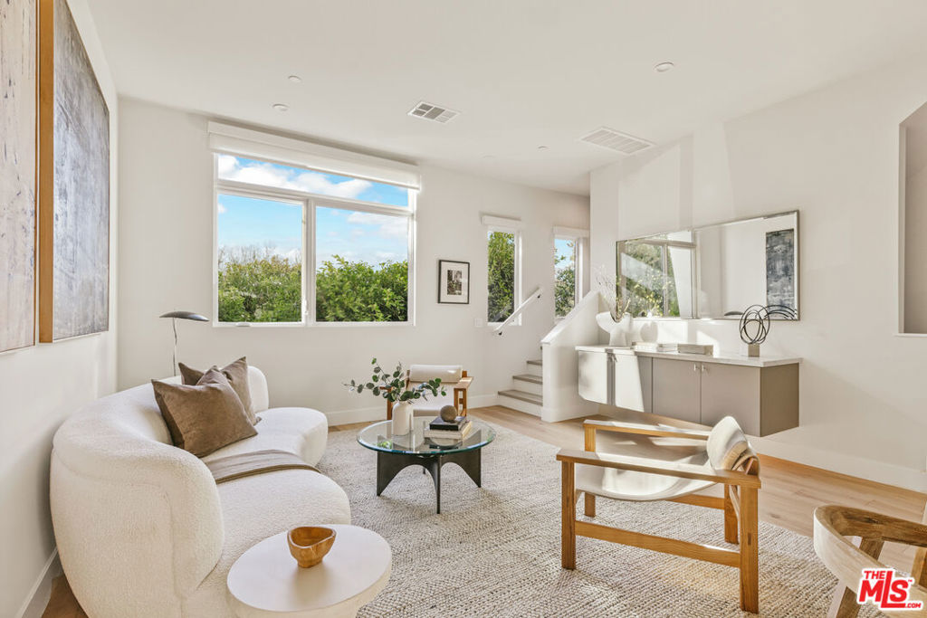 3230 S Barrington Avenue