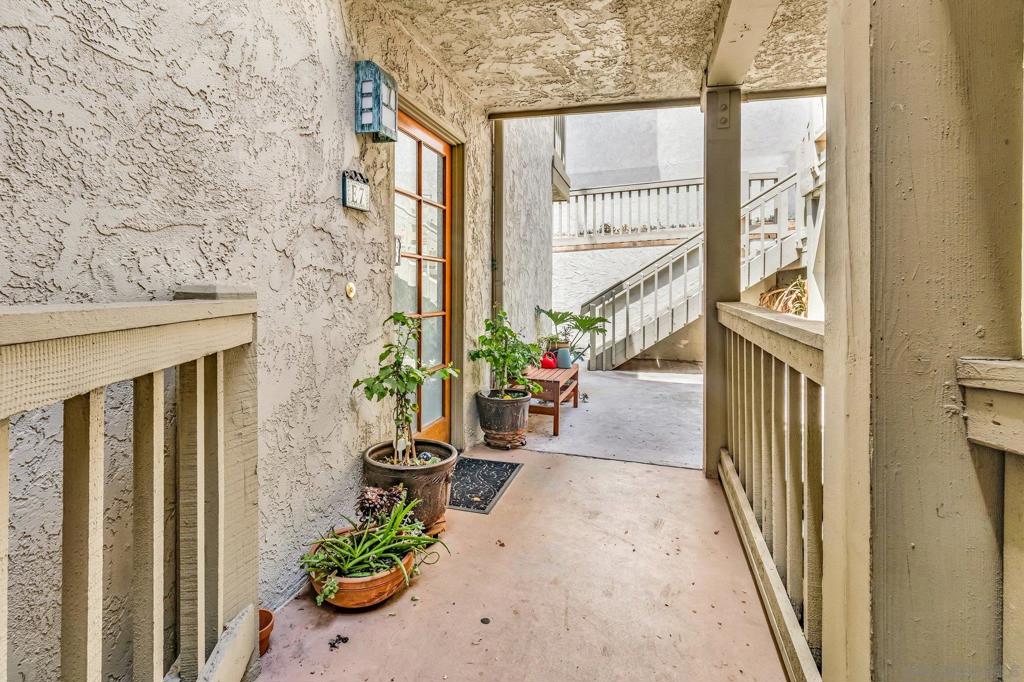3975 Hortensia St E7