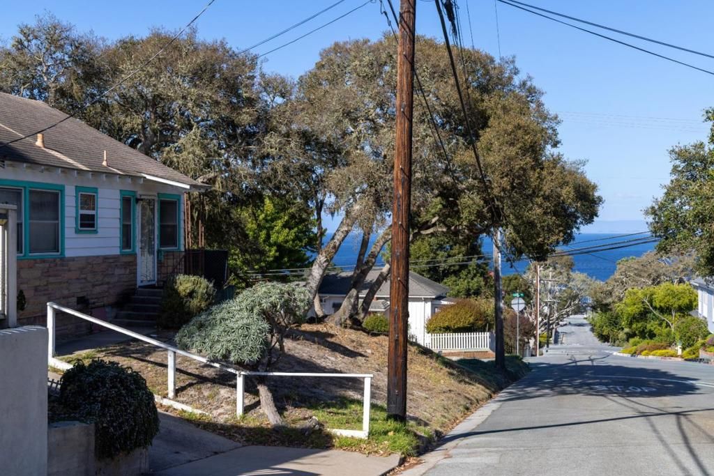 Photo of 306 9th Street, Pacific Grove, CA 93950 (MLS # ML82025155)